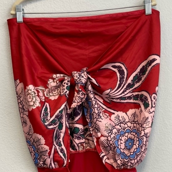 NWT FREE PEOPLE Handerkerchief Tie Back Satin Bodysuit Onesie, sz Small - Picture 7 of 9